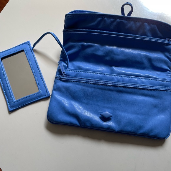 NWOT soft leather Foldover wallet/clutch bag - Picture 3 of 8